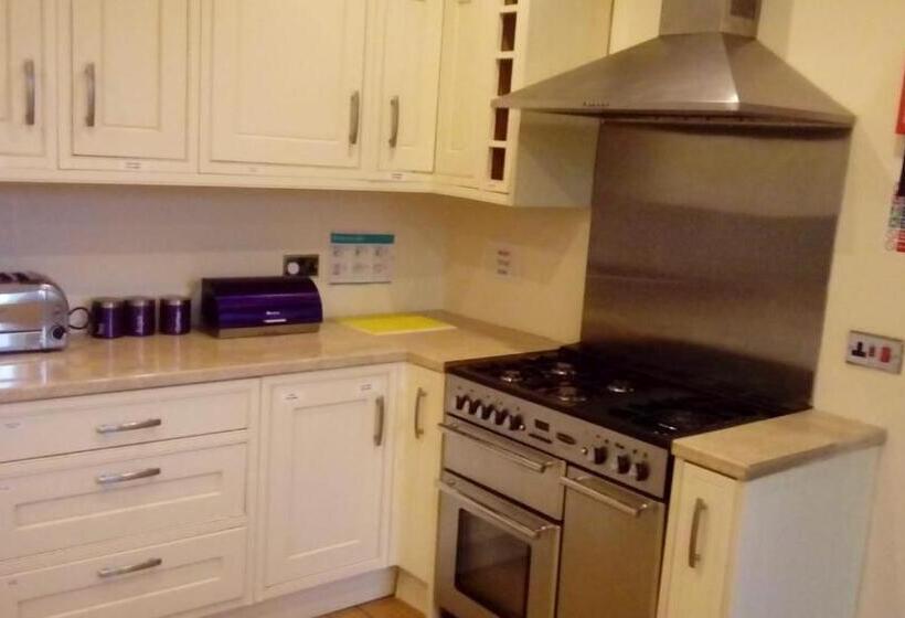 Quarto Estandar Individual para Deficientes Físicos, Carer 4 You Residential Home