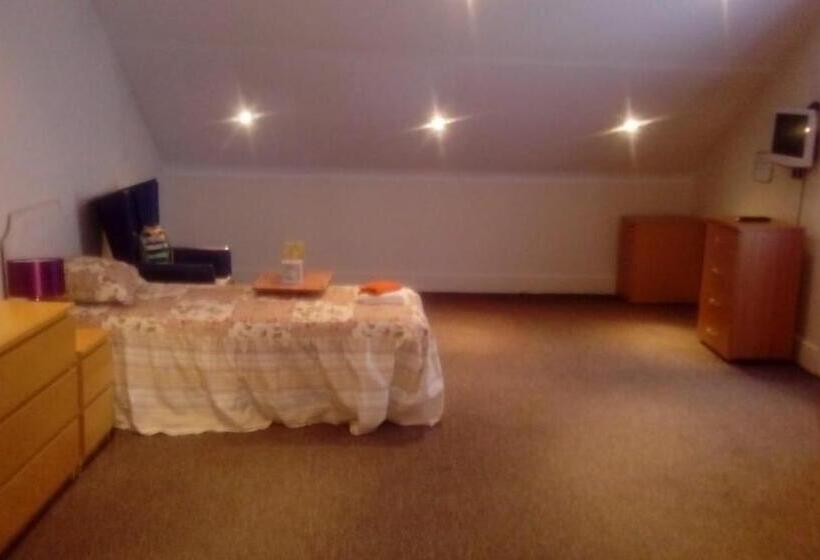 Quarto Deluxe, Carer 4 You Residential Home
