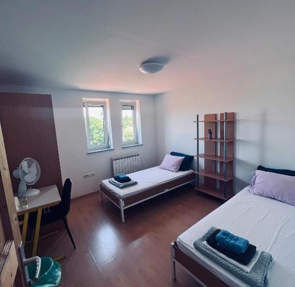 اتاق استاندارد با سرویس بهداشتی مشترک, Rooms Busija
