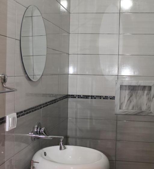 اتاق اکونومی, Villa Antonio