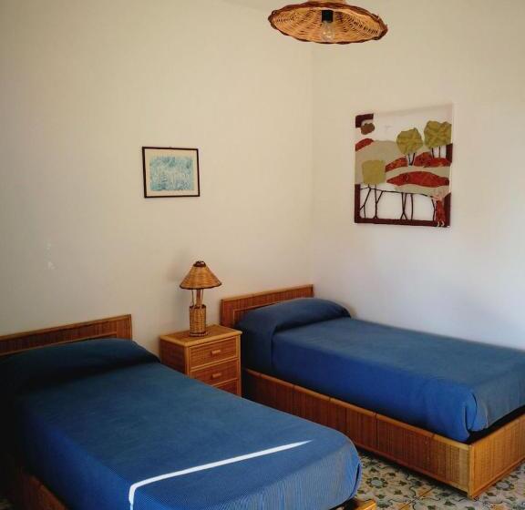 اتاق استاندارد چهار تخته, Villa Sangineto Resort