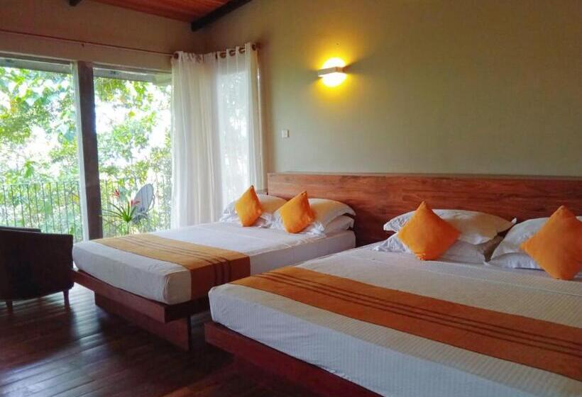 اتاق لوکس سه تخته, Bogala Village Eco Resort