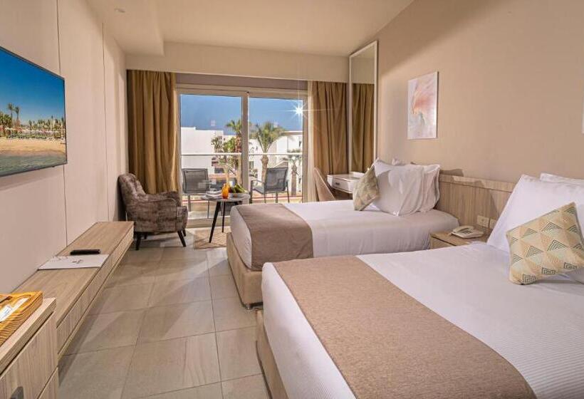 اتاق استاندارد با چشم‌انداز استخر, Amarina Abu Soma Resort & Aquapark