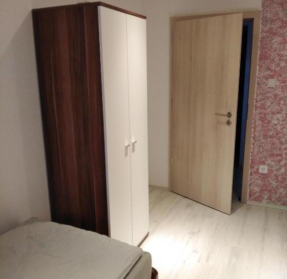 Quarto Basic, Coraline Vendégház