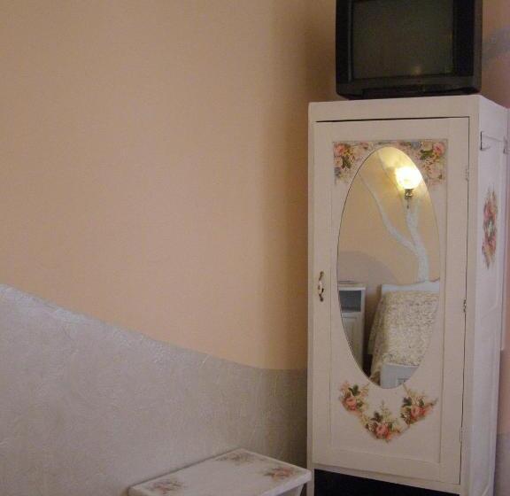 חדר אקונומי, Zabava Guest House
