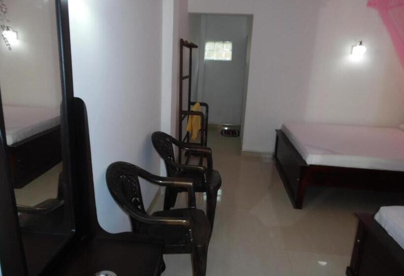اتاق خانوادگی, Bloom Guest House