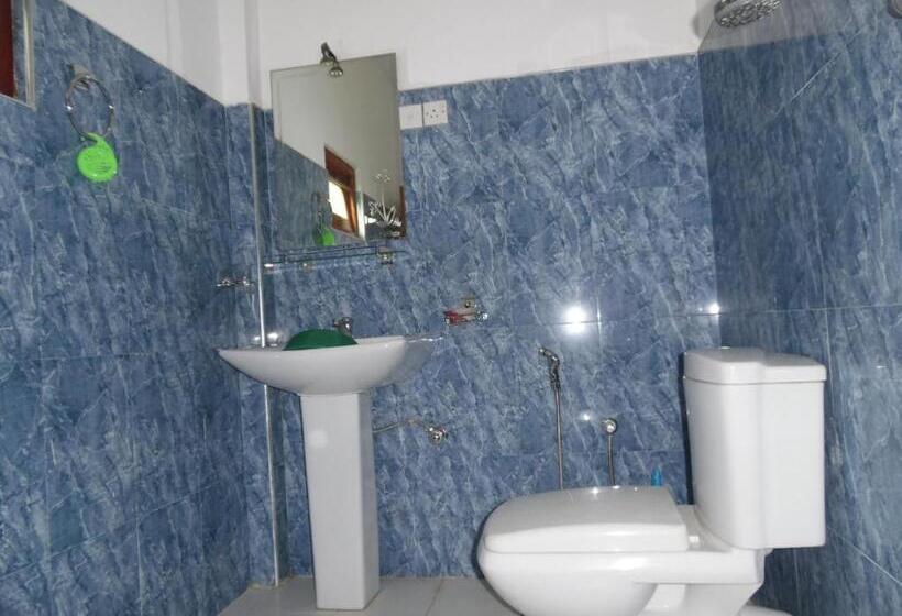 اتاق خانوادگی, Bloom Guest House