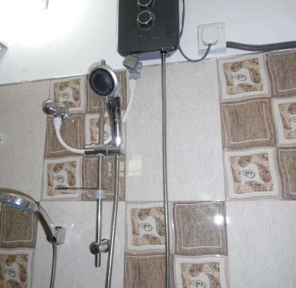 اتاق استاندارد سه نفره, Bloom Guest House