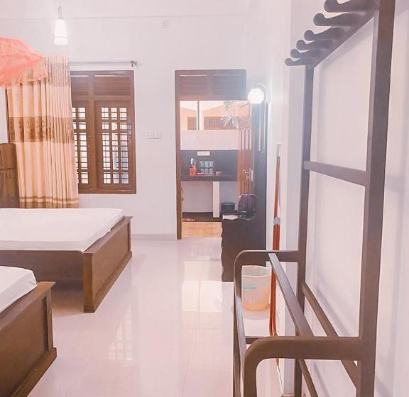 اتاق خانوادگی, Bloom Guest House