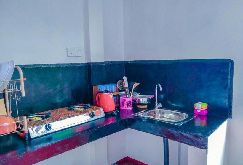 اتاق استاندارد سه نفره, Bloom Guest House