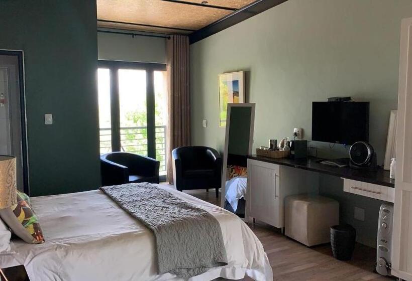 Номер Superior, The Courtyard Guest House