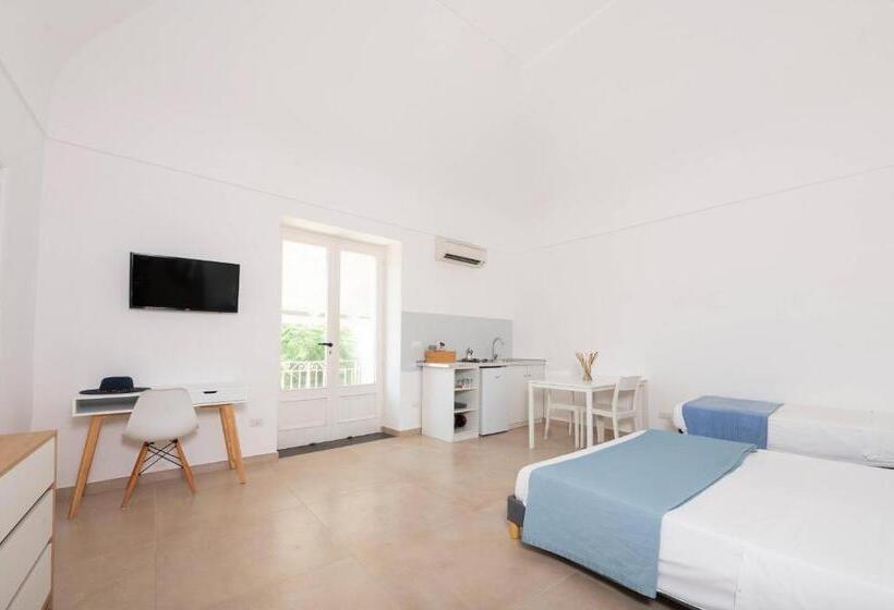 Escritório Deluxe, Gioia 13 Rooms & Apartments