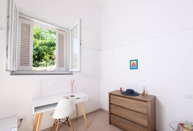 Quarto Economy, Gioia 13 Rooms & Apartments