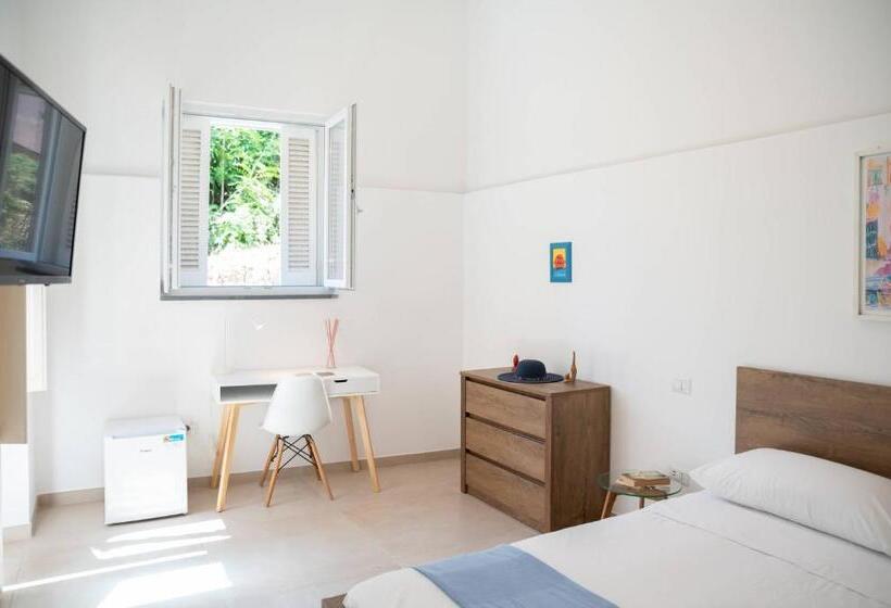 Quarto Economy, Gioia 13 Rooms & Apartments