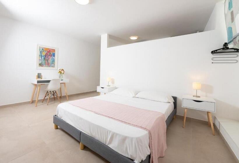 Escritório Estándar, Gioia 13 Rooms & Apartments