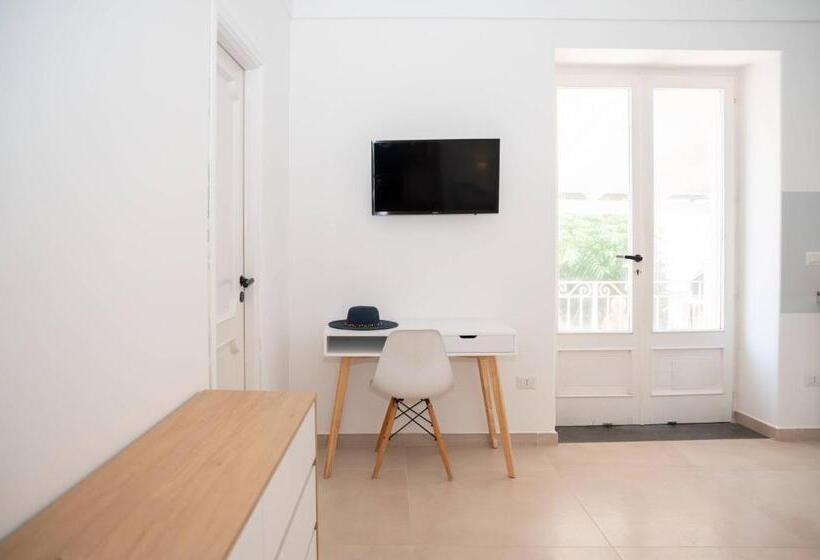 Escritório Deluxe, Gioia 13 Rooms & Apartments