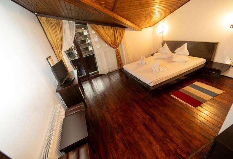 اتاق لوکس با بالکن, Casa Frent