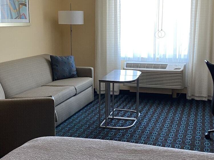 Люкс, Fairfield Inn & Suites By Marriott Hollister