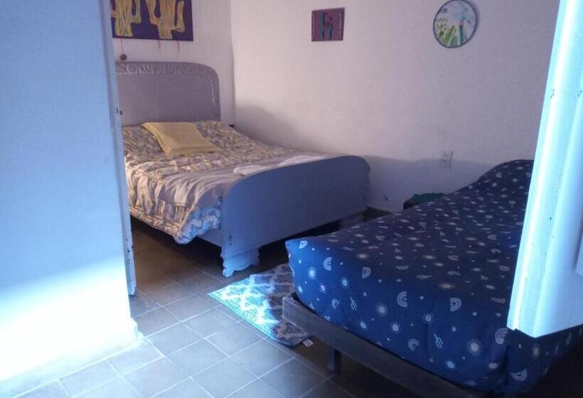 اتاق استاندارد سه نفره, Hospedaje Los Cardones