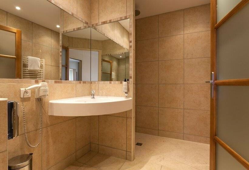 Номер Стандарт, B&b Hotel Nîmes Ville Active, Parking Sécurisé Gratuit