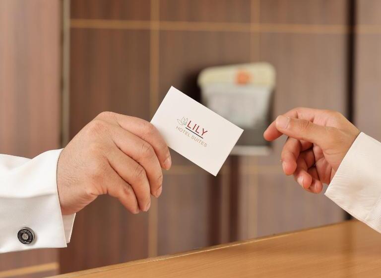 带大床的标准工作室, Lily Hotel Suite Hofuf