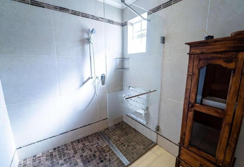 Номер Стандарт Адаптированный для Инвалидов, Annvilla Guesthouse