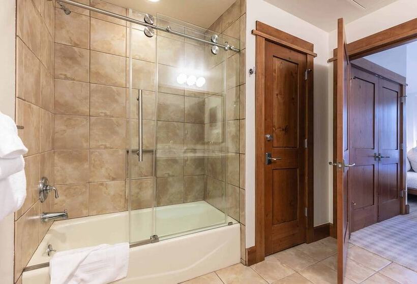 Апартаменты 3 Спальни, East West Hospitality Tahoe