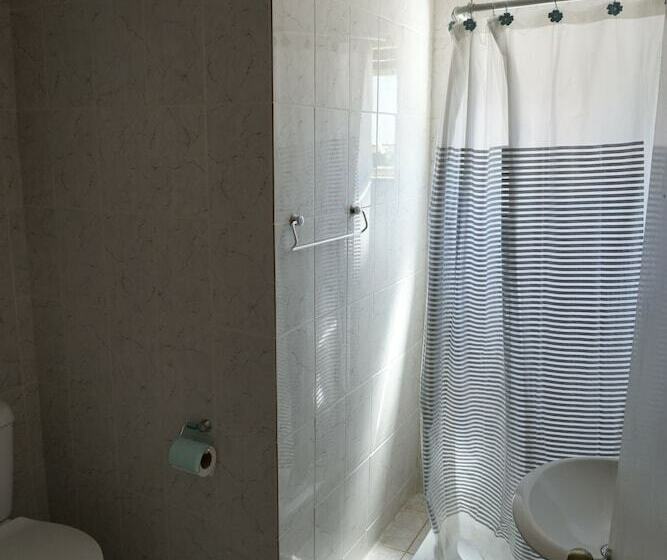 Quarto Triplo Estandar, Hostal Eifelhaus