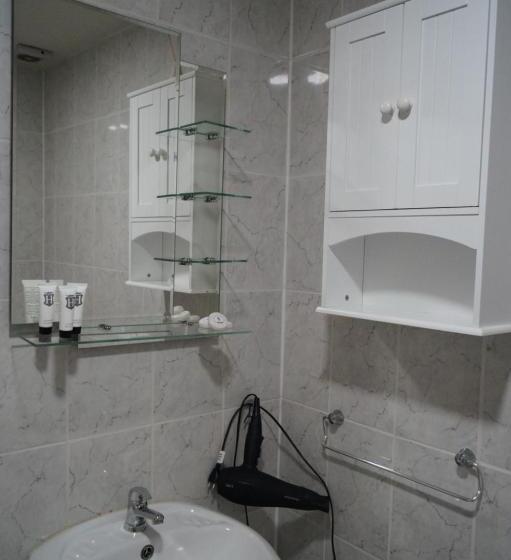 Quarto Triplo Estandar, Hostal Eifelhaus