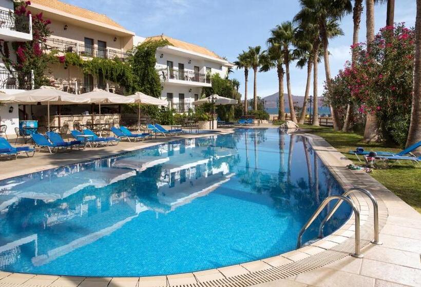 家庭间, Almyrida Resort