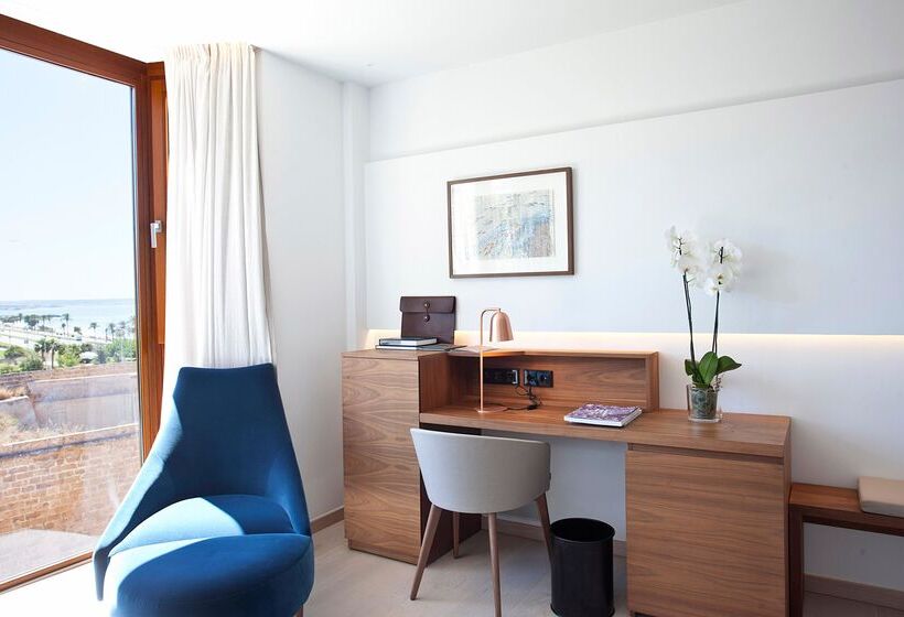 Номер Deluxe Вид на Море Боковой, Es Princep   The Leading Hotels Of The World