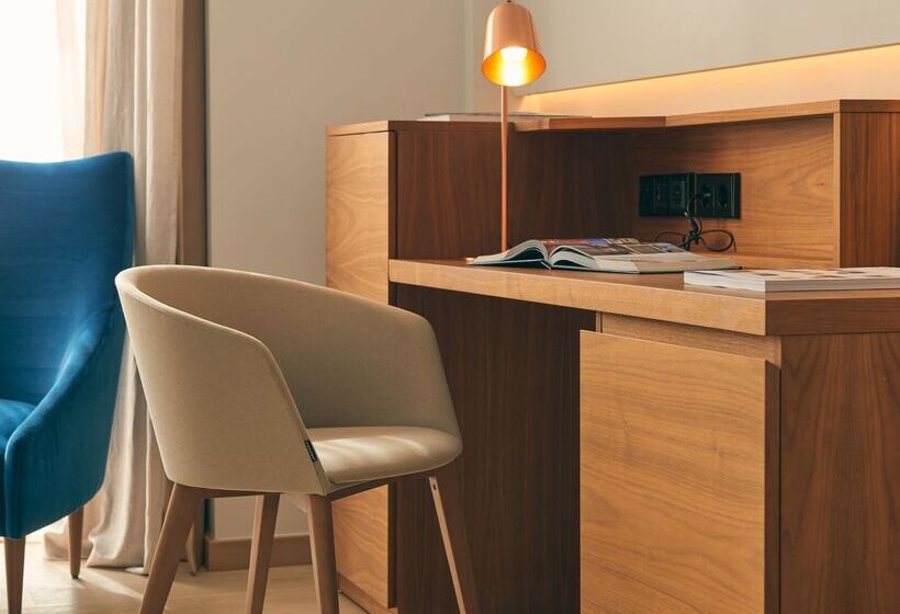 Номер Deluxe Вид на Море Боковой, Es Princep   The Leading Hotels Of The World