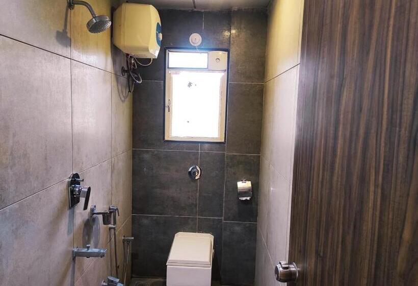 标准间, Manasi Inn