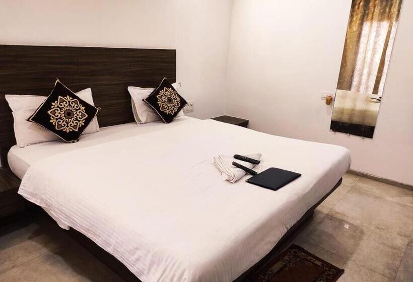 标准间, Manasi Inn
