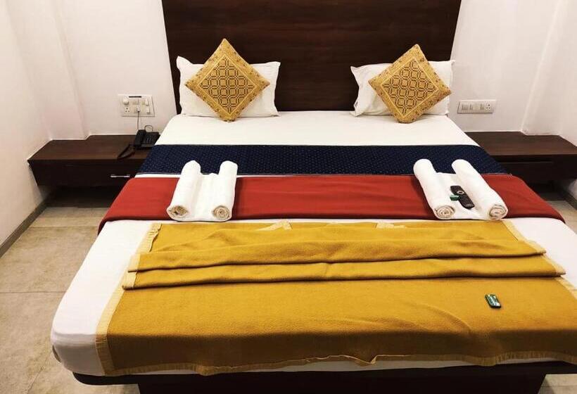 标准间, Manasi Inn