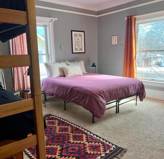 Люкс Повышенной Комфортности, Fernweh Inn & Hostel