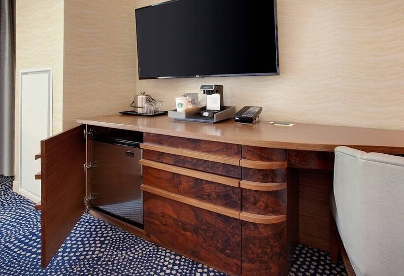 Номер Deluxe, The Westin Milwaukee