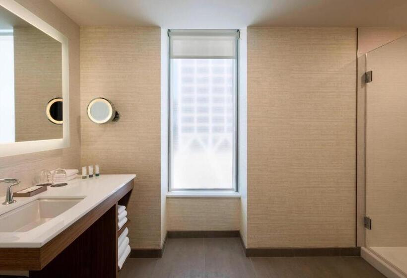Трехместный Номер Superior, The Westin Milwaukee