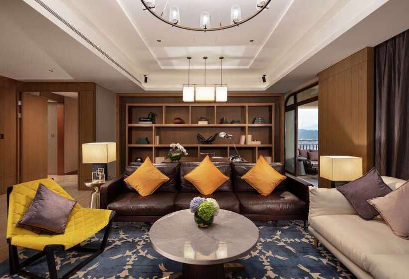 Стандартный Номер Кровать Кинг, Joinery Hotel Pittsburgh, Curio Collection By Hilton