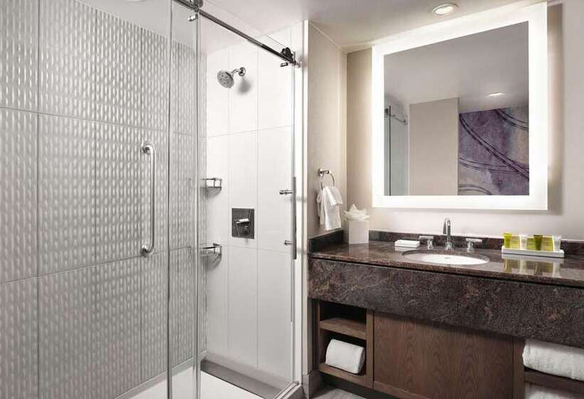 Номер Deluxe Кровать Кинг, Joinery Hotel Pittsburgh, Curio Collection By Hilton