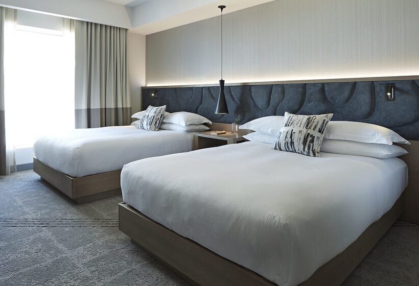Номер Premium с Балконом, Kimpton Sawyer Hotel, An Ihg