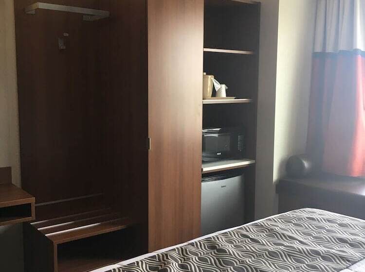 Номер бизнес-класса, Microtel Inn & Suites By Wyndham Niagara Falls