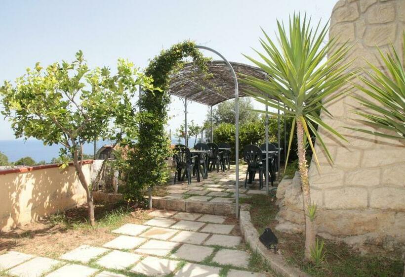 Номер Стандарт с Террасой, Bed And Breakfast Casagalez