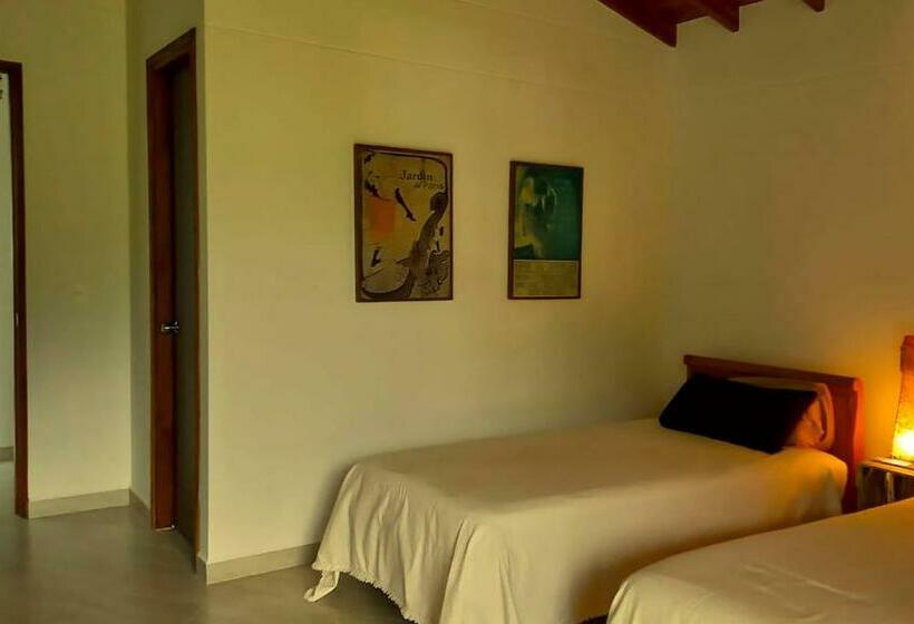 标准间, La Casa Amarilla