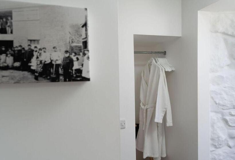 Quarto Estandar Cama King, The Old Pilchard Works