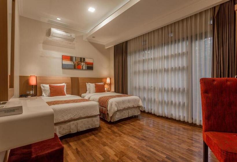 Вилла 3 Спальни с Бассейном, Gracia Spa Resort