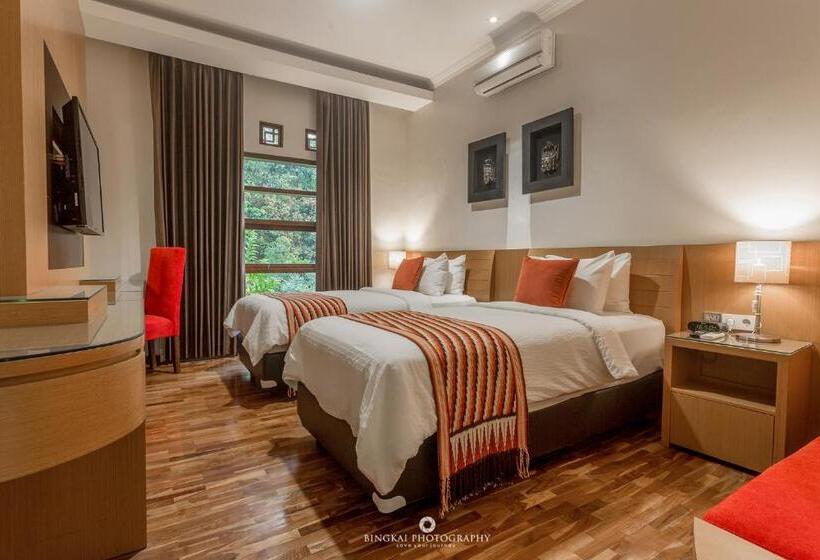 Вилла 3 Спальни с Бассейном, Gracia Spa Resort