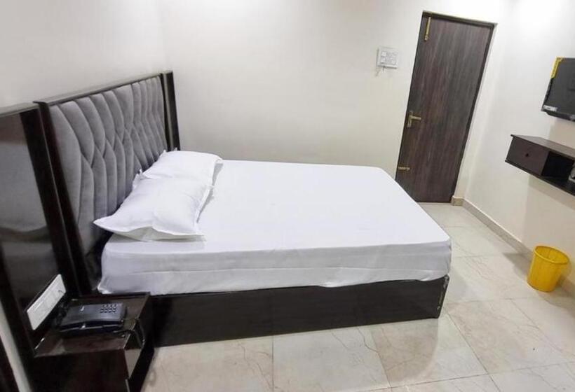Номер Deluxe, Padma Vista Nellore Near Bus Stop