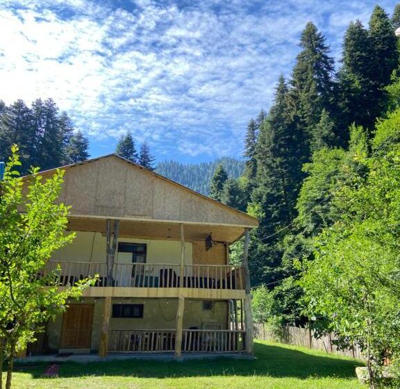 اتاق استاندارد چهار تخته, Family Inn Glola