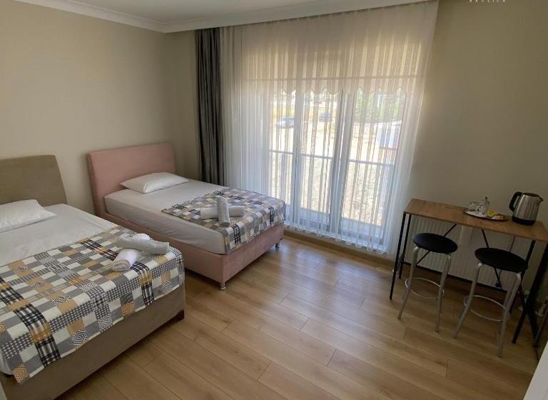 Номер Стандарт, Double Room With Bathroom And Breakfast